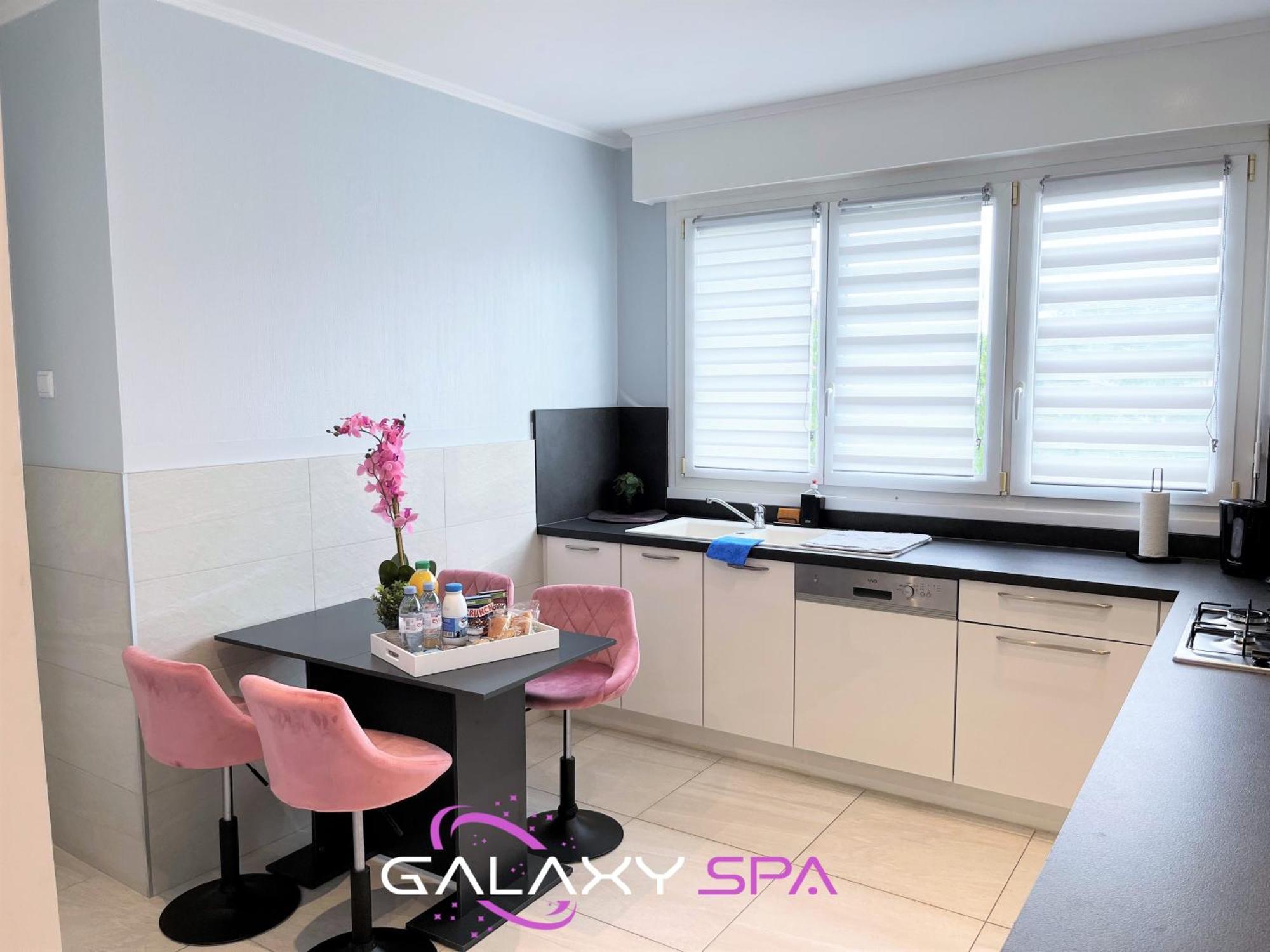 Galaxy Spa - Suite Venus Jacuzzi Et Sauna Privatif Champigneulles Екстериор снимка