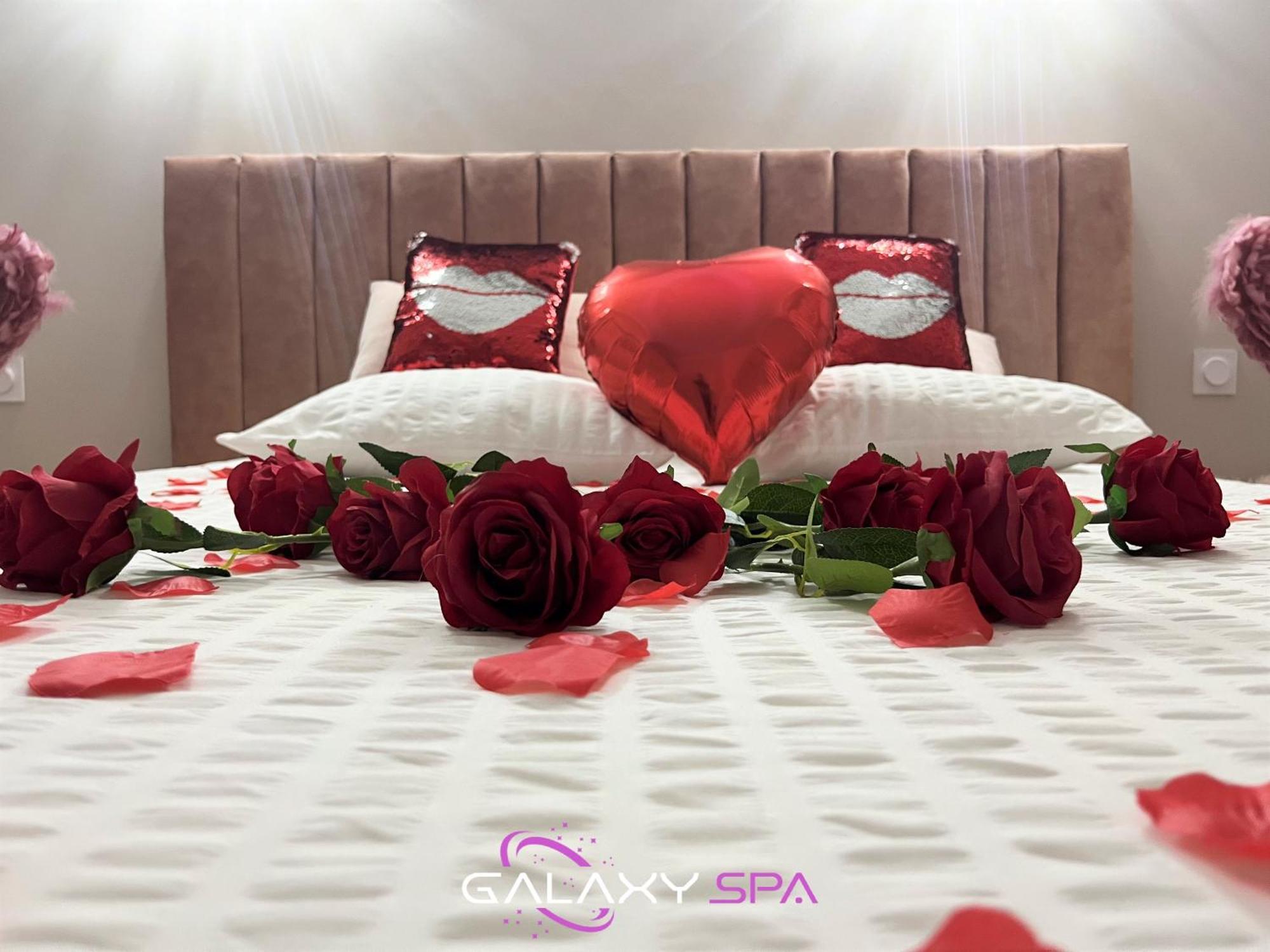 Galaxy Spa - Suite Venus Jacuzzi Et Sauna Privatif Champigneulles Екстериор снимка