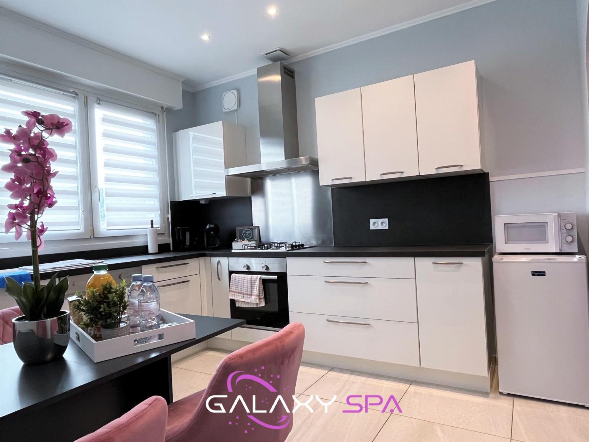 Galaxy Spa - Suite Venus Jacuzzi Et Sauna Privatif Champigneulles Екстериор снимка