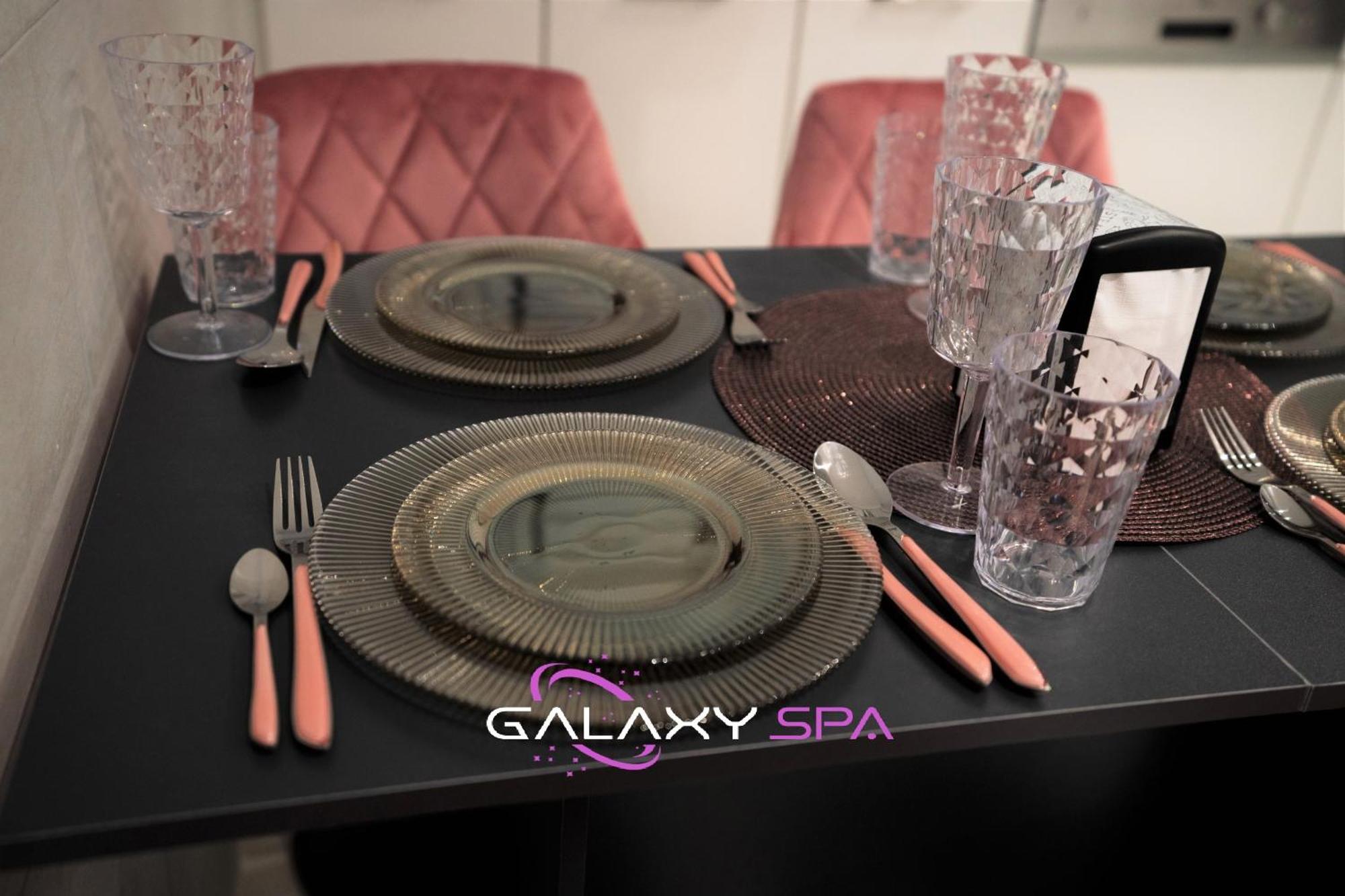 Galaxy Spa - Suite Venus Jacuzzi Et Sauna Privatif Champigneulles Екстериор снимка