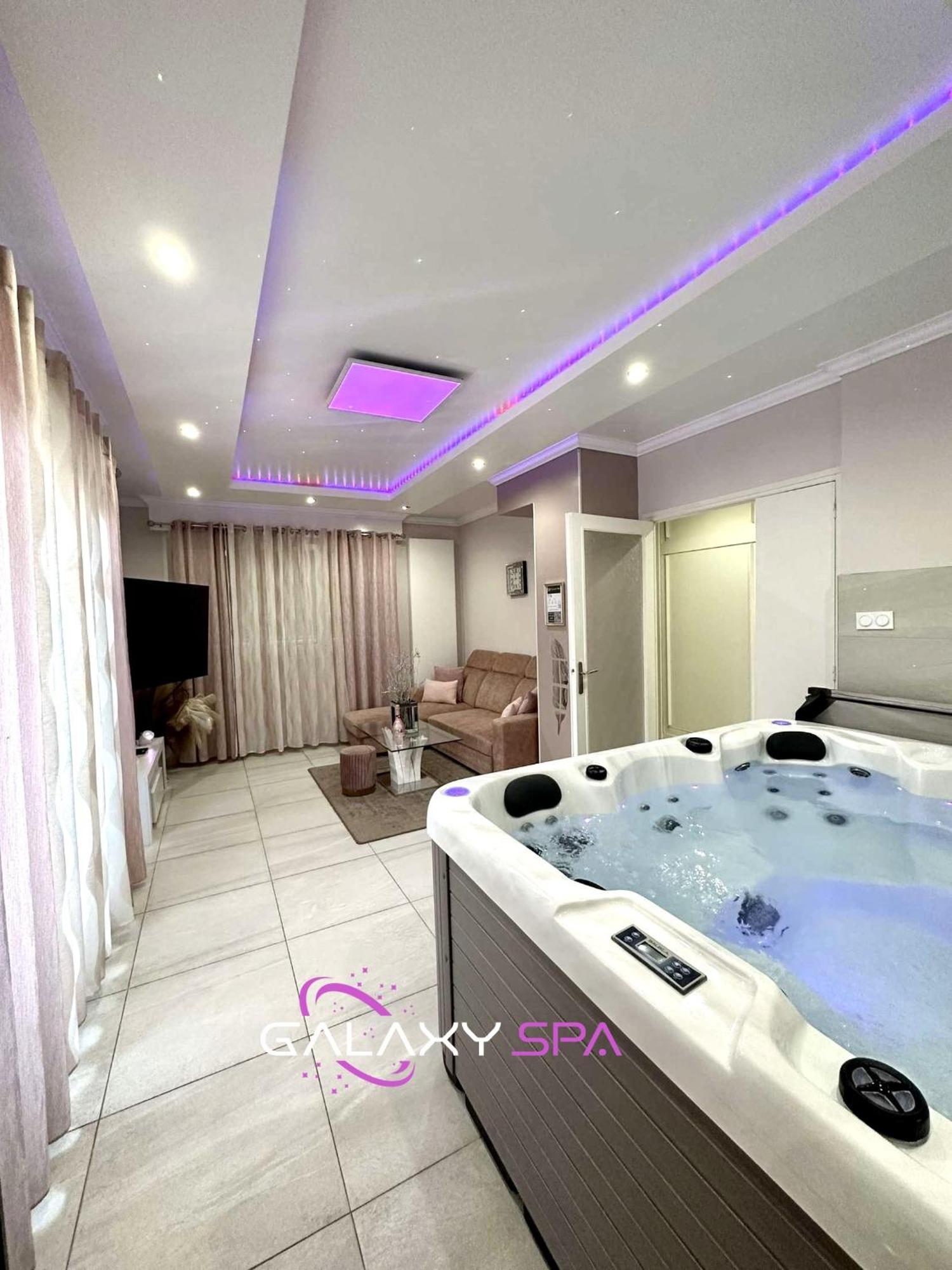 Galaxy Spa - Suite Venus Jacuzzi Et Sauna Privatif Champigneulles Екстериор снимка