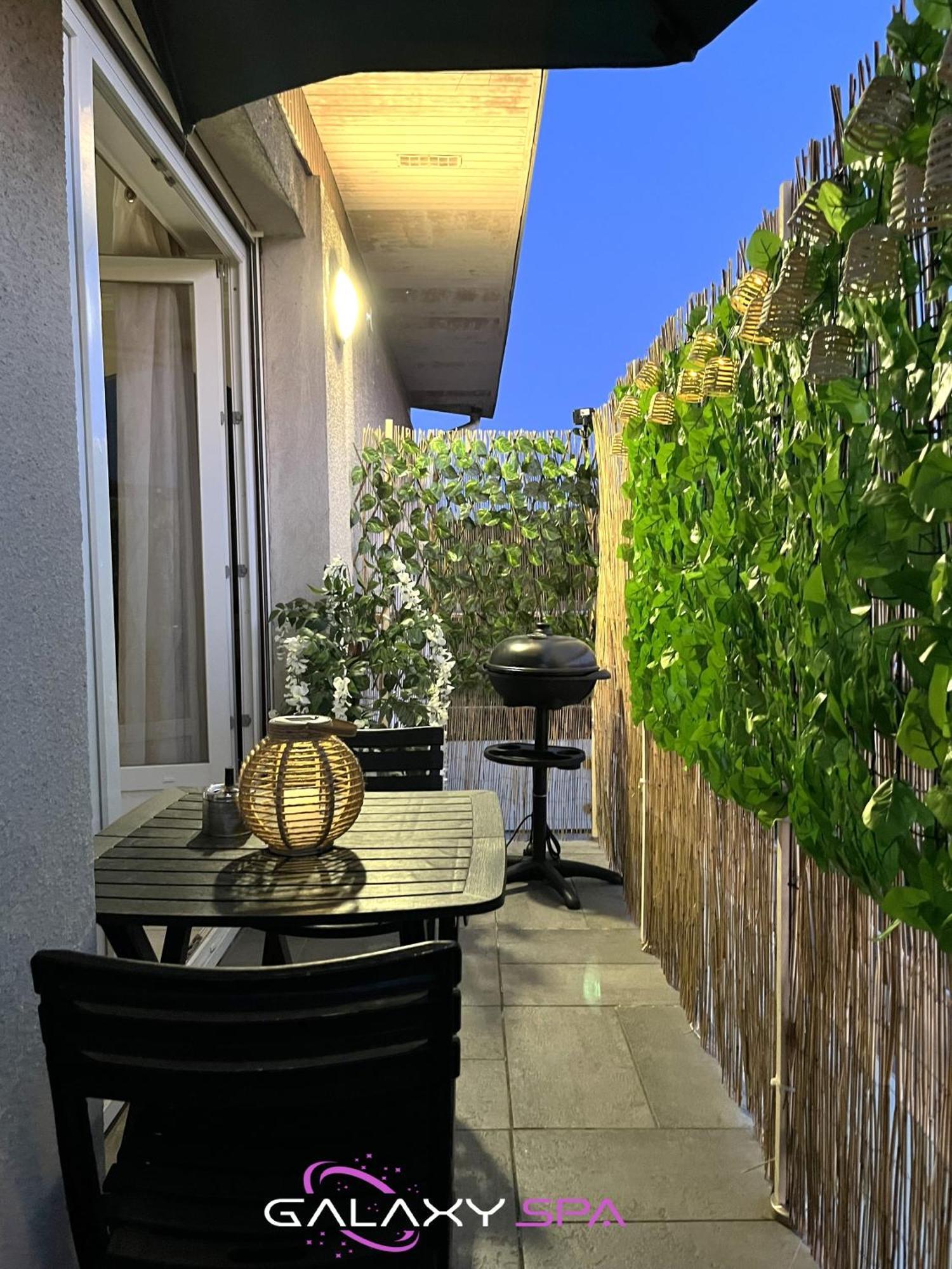 Galaxy Spa - Suite Venus Jacuzzi Et Sauna Privatif Champigneulles Екстериор снимка
