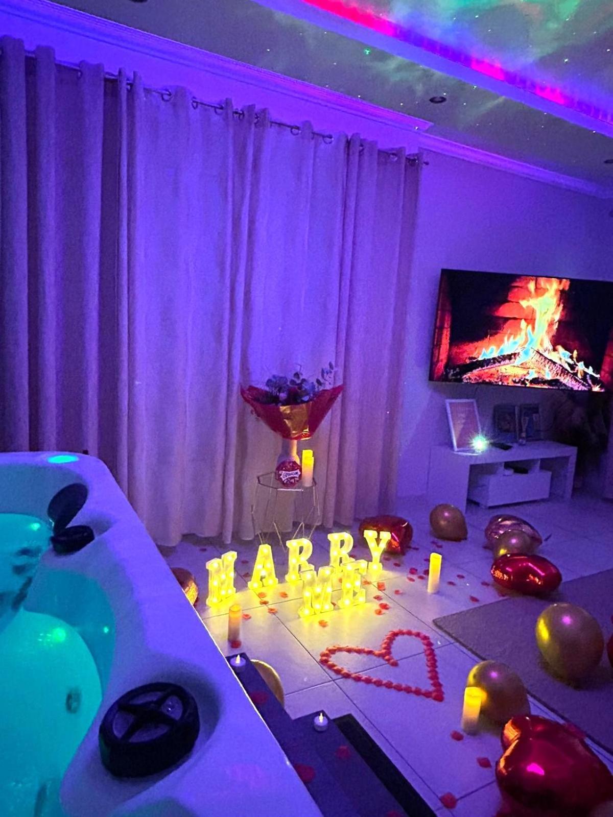 Galaxy Spa - Suite Venus Jacuzzi Et Sauna Privatif Champigneulles Екстериор снимка